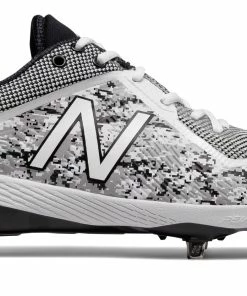 New Balance – White/Black Camo 4040v4 Baseball Spikes (L4040PW4)