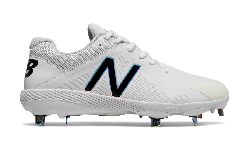 New Balance – White/White Women’s Fastpitch Spikes (SMFUSEW1) 1 New Balance – White/White Women’s Fastpitch Spikes (SMFUSEW1)